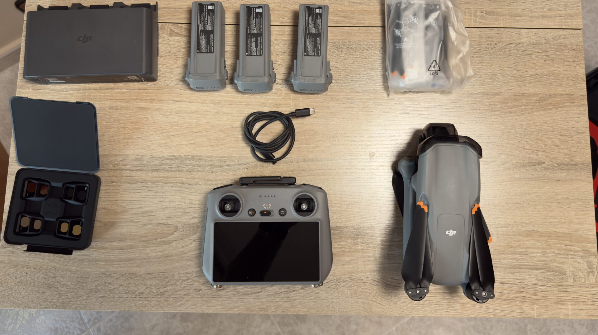 DJI AIR 3 (6780) - Imagen 2